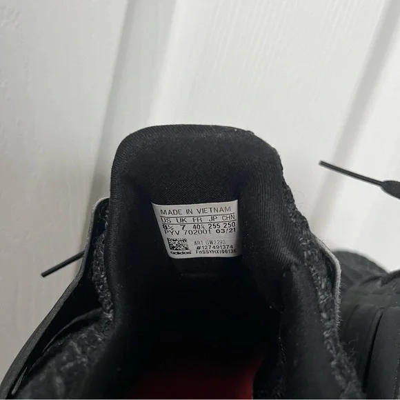 Adidas Ultraboost size 8.5 - Picture 5 of 6